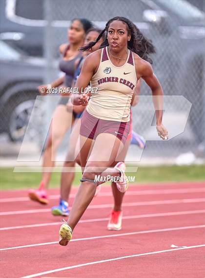 Thumbnail 3 in UIL 6A Track and Field Championship (200M) photogallery.