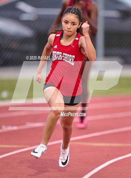 Thumbnail 2 in UIL 6A Track and Field Championship (200M) photogallery.