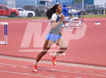 Thumbnail 2 in UIL 6A Track and Field Championship (200M) photogallery.