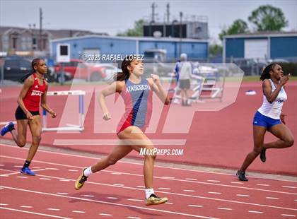Thumbnail 3 in UIL 6A Track and Field Championship (200M) photogallery.