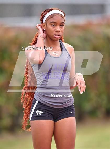 Thumbnail 2 in UIL 6A Track and Field Championship (200M) photogallery.