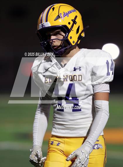 Thumbnail 1 in Grand Saline vs Edgewood photogallery.