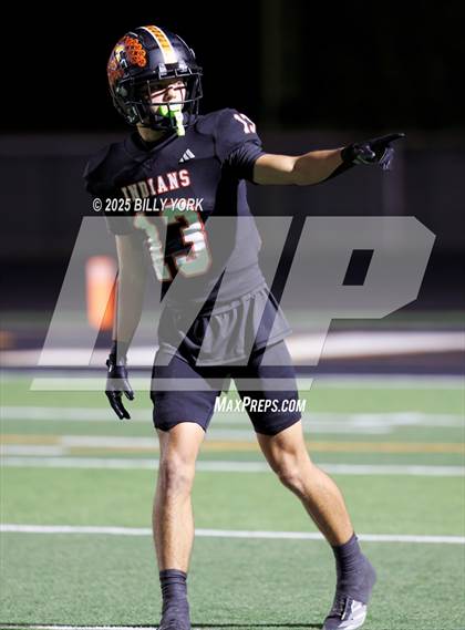 Thumbnail 2 in Grand Saline vs Edgewood photogallery.