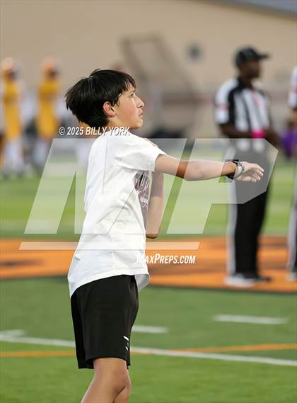 Thumbnail 2 in Grand Saline vs Edgewood photogallery.