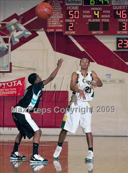 Thumbnail 2 in Canyon Springs vs Cajon (Rose City Round Ball Classic) photogallery.