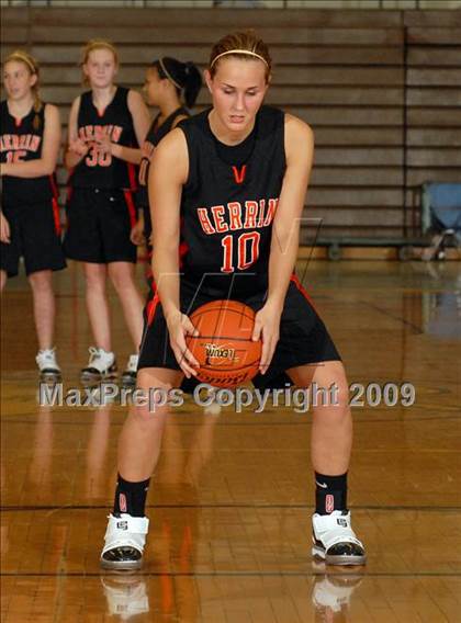 Thumbnail 3 in Benton vs. Herrin photogallery.