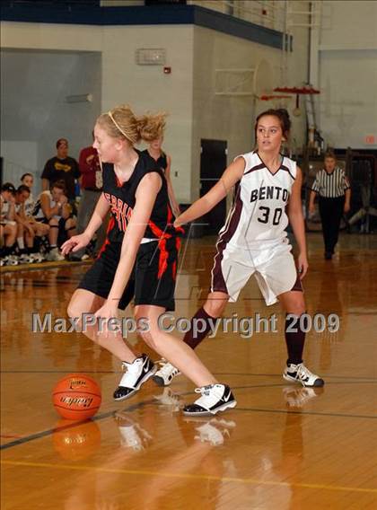 Thumbnail 2 in Benton vs. Herrin photogallery.