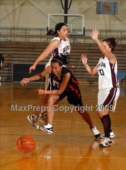 Thumbnail 1 in Benton vs. Herrin photogallery.