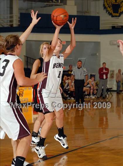 Thumbnail 2 in Benton vs. Herrin photogallery.