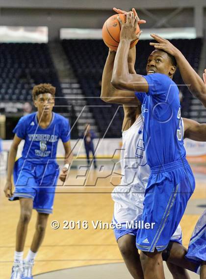 Thumbnail 1 in Federal Way vs Curtis (4A SPSL Tournament) photogallery.