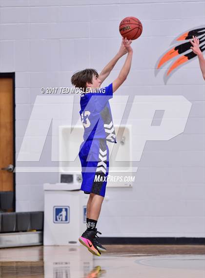 Thumbnail 3 in Paris vs Jessieville (AAA 3A 2nd Round Conference Playoff) photogallery.