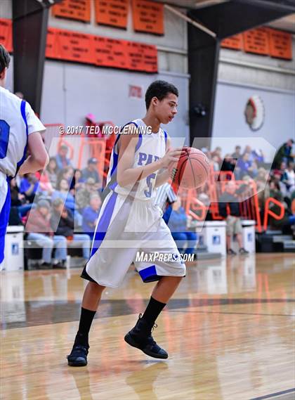 Thumbnail 3 in Paris vs Jessieville (AAA 3A 2nd Round Conference Playoff) photogallery.