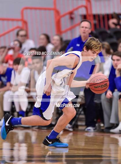 Thumbnail 2 in Paris vs Jessieville (AAA 3A 2nd Round Conference Playoff) photogallery.