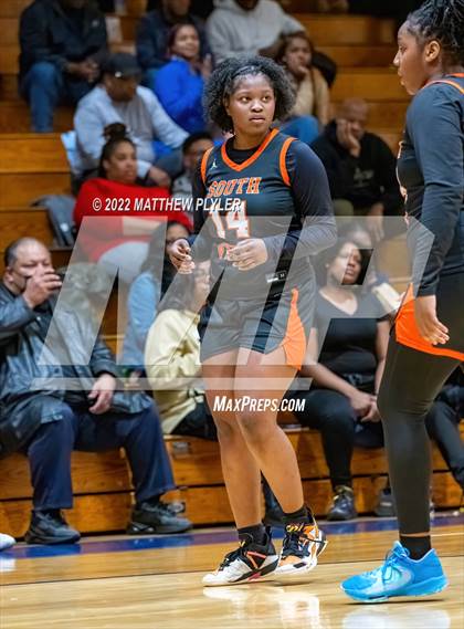 Thumbnail 1 in E.E. Smith vs. South View (Cumberland County Holiday Classic) photogallery.