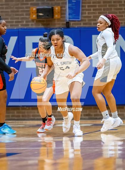 Thumbnail 2 in E.E. Smith vs. South View (Cumberland County Holiday Classic) photogallery.