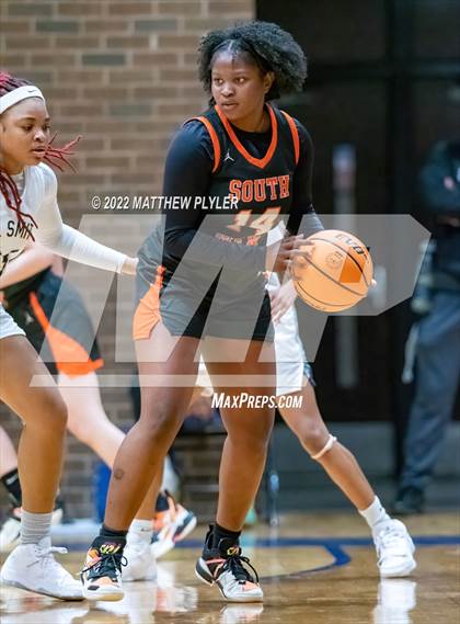 Thumbnail 3 in E.E. Smith vs. South View (Cumberland County Holiday Classic) photogallery.