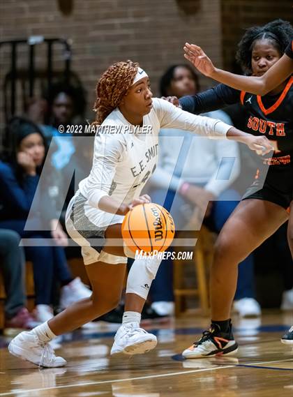 Thumbnail 2 in E.E. Smith vs. South View (Cumberland County Holiday Classic) photogallery.