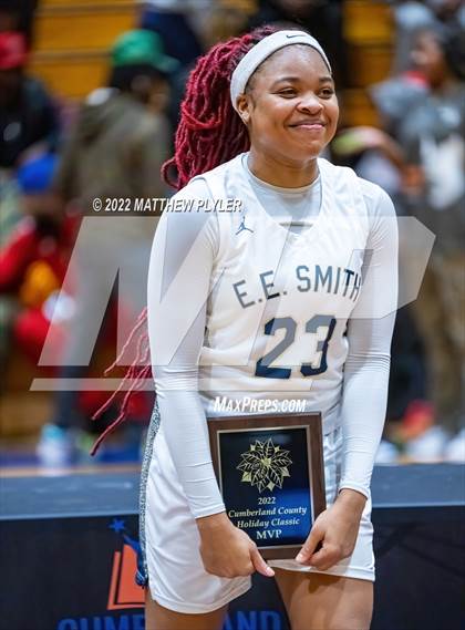Thumbnail 2 in E.E. Smith vs. South View (Cumberland County Holiday Classic) photogallery.