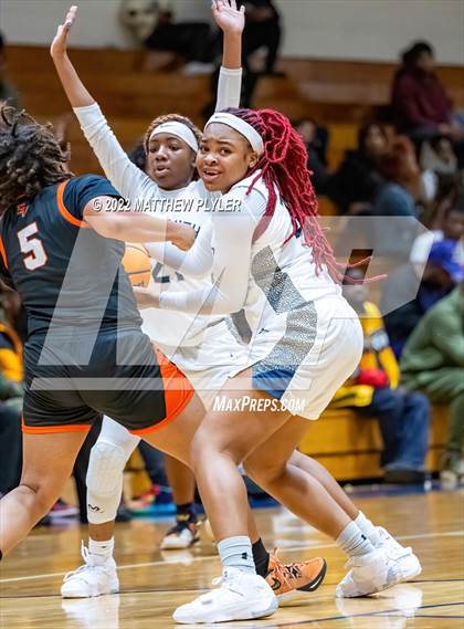 Thumbnail 3 in E.E. Smith vs. South View (Cumberland County Holiday Classic) photogallery.