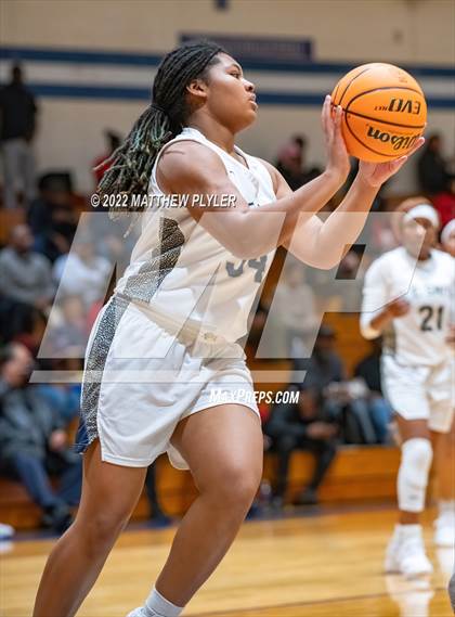 Thumbnail 3 in E.E. Smith vs. South View (Cumberland County Holiday Classic) photogallery.