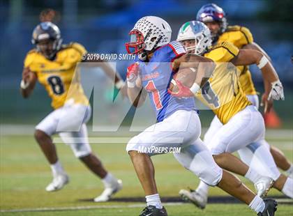 Thumbnail 2 in Kansas vs. Missouri All-Star Game photogallery.