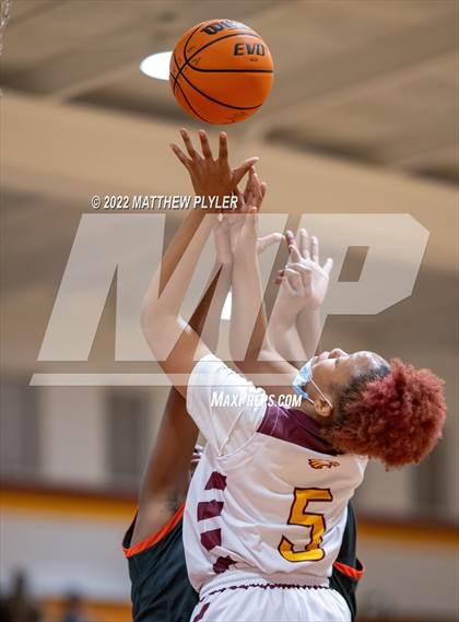 Thumbnail 2 in South View @ Douglas Byrd photogallery.
