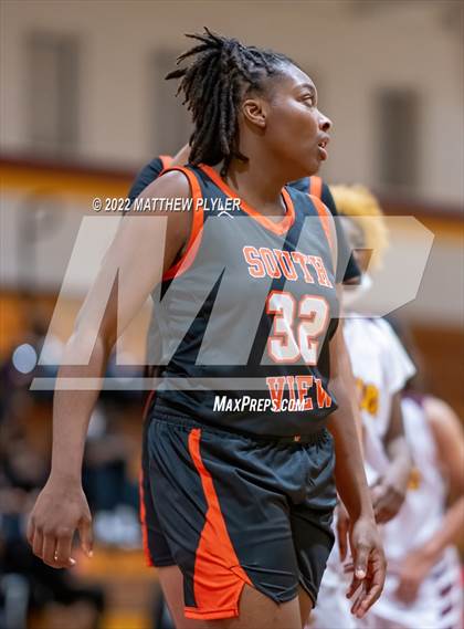 Thumbnail 3 in South View @ Douglas Byrd photogallery.