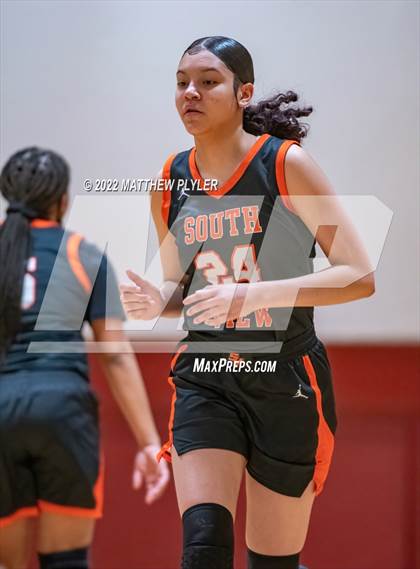 Thumbnail 3 in South View @ Douglas Byrd photogallery.