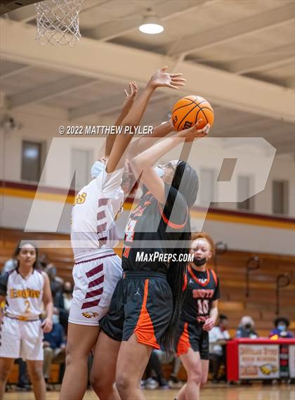 Thumbnail 3 in South View @ Douglas Byrd photogallery.