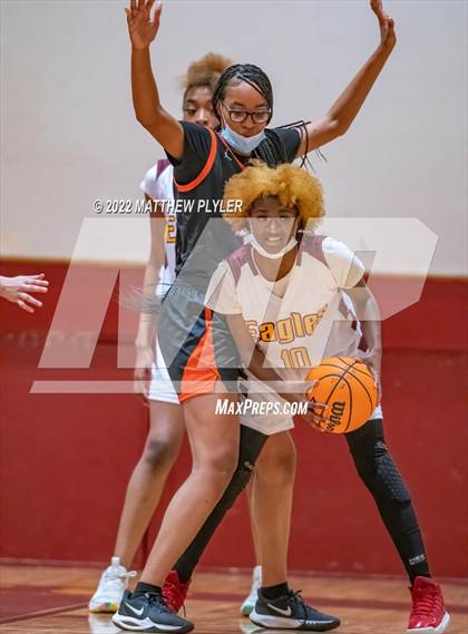 Thumbnail 1 in South View @ Douglas Byrd photogallery.