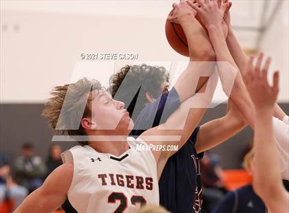 Thumbnail 2 in Roseville vs Union Mine (Tiger Classic) photogallery.