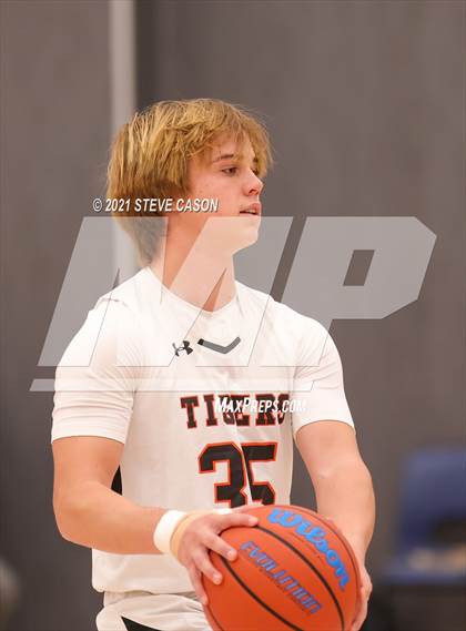 Thumbnail 3 in Roseville vs Union Mine (Tiger Classic) photogallery.