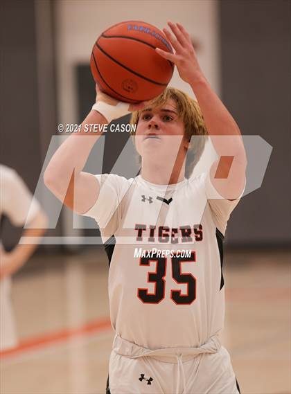 Thumbnail 1 in Roseville vs Union Mine (Tiger Classic) photogallery.