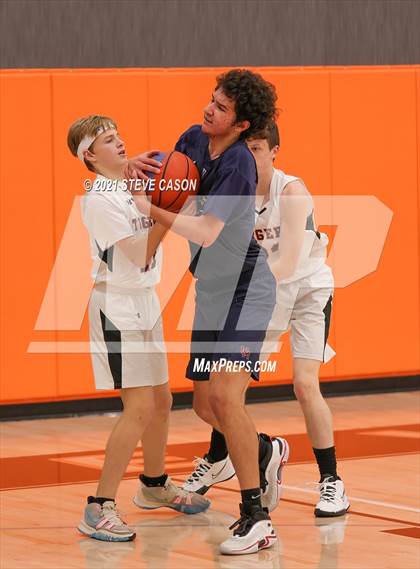 Thumbnail 3 in Roseville vs Union Mine (Tiger Classic) photogallery.