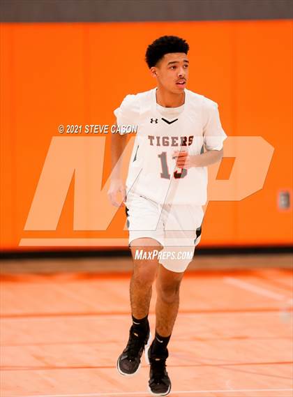 Thumbnail 1 in Roseville vs Union Mine (Tiger Classic) photogallery.