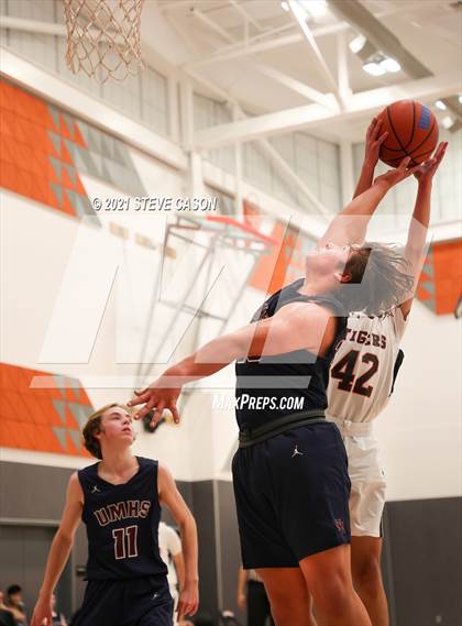 Thumbnail 1 in Roseville vs Union Mine (Tiger Classic) photogallery.