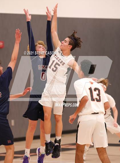 Thumbnail 2 in Roseville vs Union Mine (Tiger Classic) photogallery.