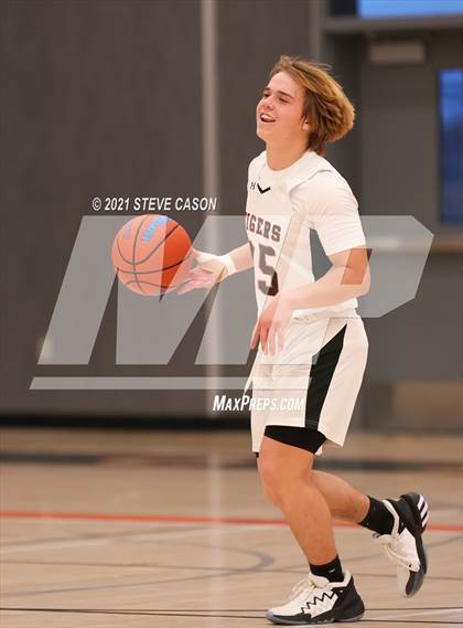 Thumbnail 3 in Roseville vs Union Mine (Tiger Classic) photogallery.