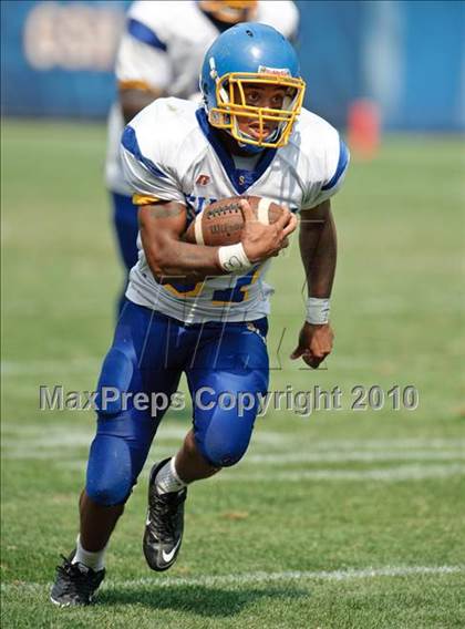 Thumbnail 3 in Simeon vs. Mount Carmel (2010 Kickoff Classic) photogallery.