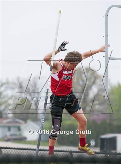 Thumbnail 3 in Kenosha County Outdoor Track & Field Meet  photogallery.