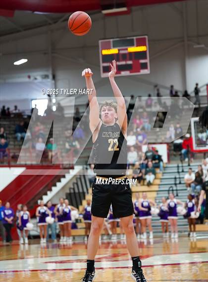 Thumbnail 3 in Mt. Vernon vs. Brownsburg (IHSAA 4A Regional) photogallery.