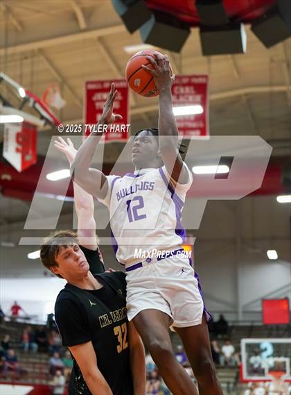Thumbnail 3 in Mt. Vernon vs. Brownsburg (IHSAA 4A Regional) photogallery.