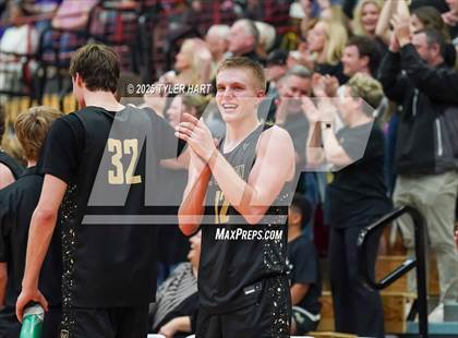 Thumbnail 3 in Mt. Vernon vs. Brownsburg (IHSAA 4A Regional) photogallery.