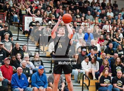 Thumbnail 2 in Mt. Vernon vs. Brownsburg (IHSAA 4A Regional) photogallery.