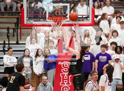 Thumbnail 1 in Mt. Vernon vs. Brownsburg (IHSAA 4A Regional) photogallery.