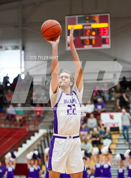 Thumbnail 1 in Mt. Vernon vs. Brownsburg (IHSAA 4A Regional) photogallery.