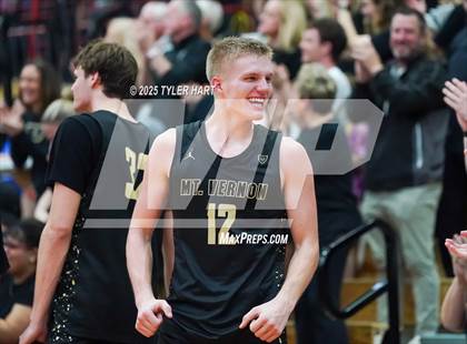 Thumbnail 1 in Mt. Vernon vs. Brownsburg (IHSAA 4A Regional) photogallery.