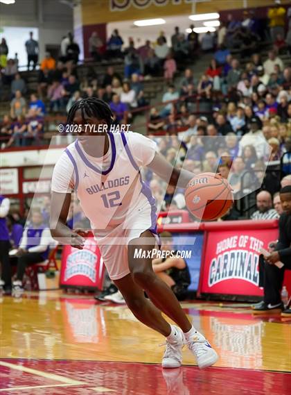 Thumbnail 3 in Mt. Vernon vs. Brownsburg (IHSAA 4A Regional) photogallery.
