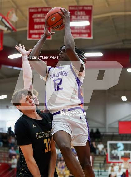 Thumbnail 2 in Mt. Vernon vs. Brownsburg (IHSAA 4A Regional) photogallery.