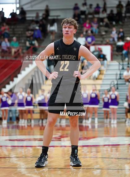 Thumbnail 3 in Mt. Vernon vs. Brownsburg (IHSAA 4A Regional) photogallery.